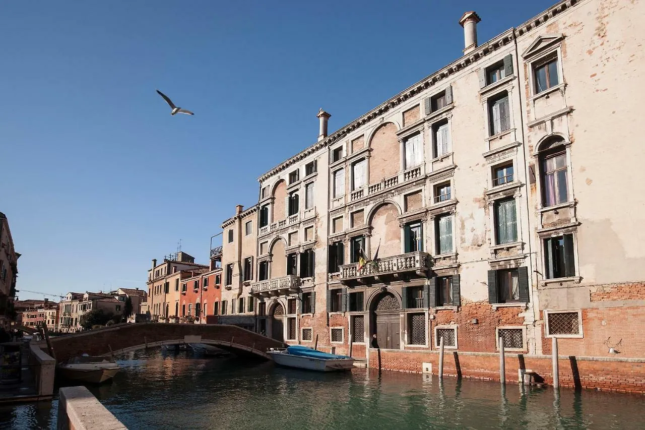 Appartamenti Palazzo Foscarini . Venezia